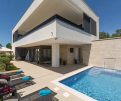 Moderne Villa mit Pool in Medulin zu verkaufen in Kroatien