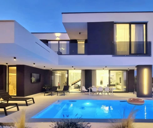 Villa avec piscine à vendre à Zadar Kožino en Croatie