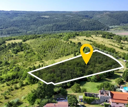 Grožnjan, Istria: Land with panoramic view of Mirna Valley