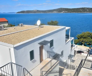 Primošten, Šparadići - APARTAMENTY W PIERWSZYM RZĘDZIE NAD MORZEM z widokiem na morze