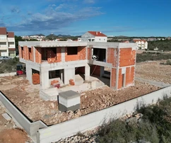 Exkluzívna inteligentná vila s bazénom, wellness zónou, garážou a výhľadom na more – Vodice