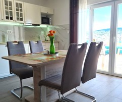 Superbe appartement avec vue sur la mer à vendre à Ciovo