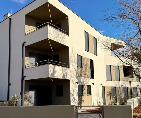 NOWY PENTHOUSE Z WIDOKIEM NA MORZE, W SPOKOJNEJ OKOLICY!