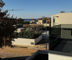 Casa adosada en venta a solo 500 metros del mar en Brtonigla, Croacia
