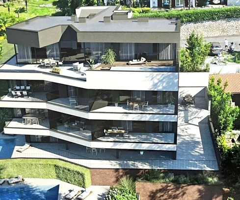 APARTAMENTO AMUEBLADO EN UNA UBICACIÓN ATRACTIVA, A 200 M DEL MAR.