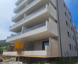 Trogir, Seget Donji mieszkanie 87,6 m² z widokiem na morze, nowy budynek z garażem i windą