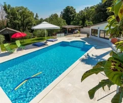 Charmantes Haus mit Pool und Meerblick. Istrien, Medulin