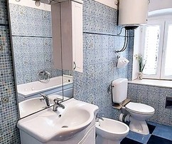 Casa in pietra composta da più unità ristrutturata a Kastel Luksic