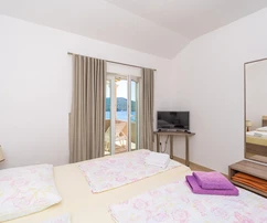 Panorama-Meerblickhaus in attraktiver Lage zu verkaufen in Kroatien