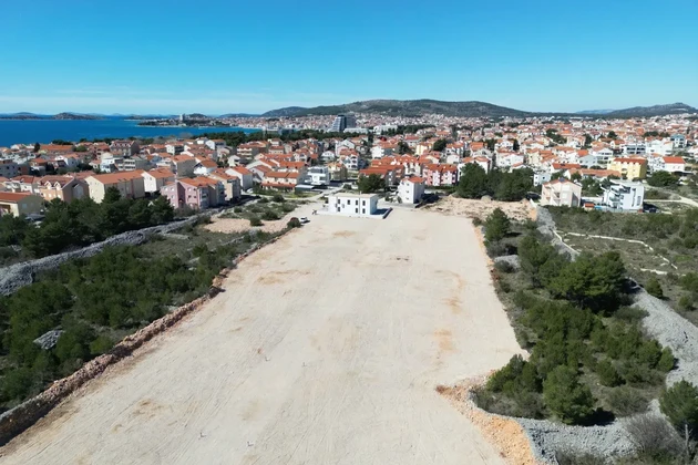 Srima, Vodice – terrain constructible de 710 m², à 550 m de la plage