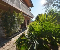 VILLA INDIPENDENTE CON AMPIO GIARDINO E GARAGE!
