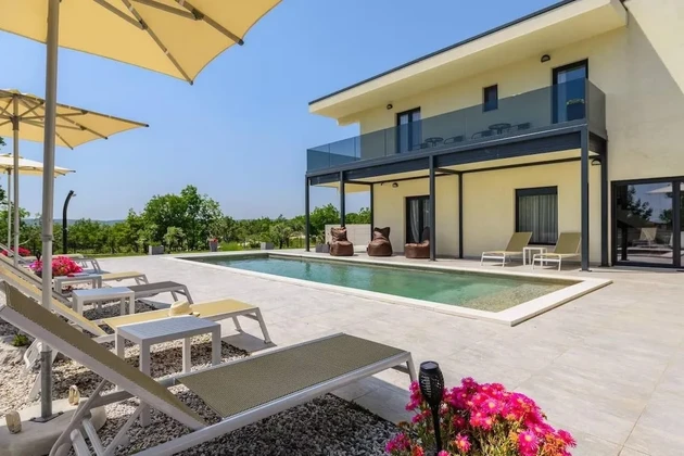 Labin: Luxuriöse, neu erbaute villa mit pool zu verkaufen