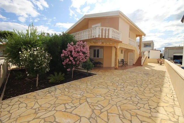 Casa independiente en el lado sur a 120 metros de la playa