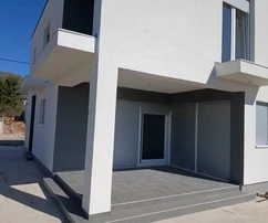 K. Novi, Rudine, önálló ház melléképülettel és 550 m2-es kerttel