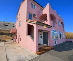 Pag, Vodice, dům s 5 apartmány na skvělém místě