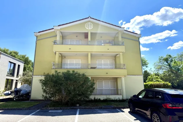 Appartement avec vue sur la mer, dans un emplacement attractif, à 50 m de la plage !