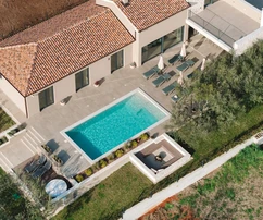 Istrie, Kaštelir, Labinci, Villa moderne de style istrien avec vue panoramique sur la mer