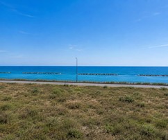 Befektetési telek az első vonalban a tenger mellett, 34 600 m²