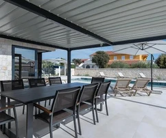Casa bifamiliare con piscina in vendita a Pag Mandre in Croazia