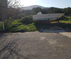 Trogir, Plano, terreno edificabile di 751 m2, con permesso di costruire per piano terra di 120 m2