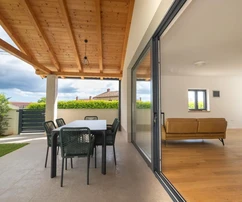 Istria, Bale, modern ground-floor house in the center