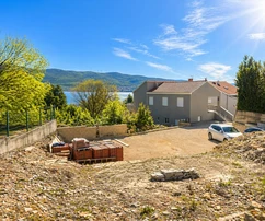 Dům se 4 apartmány + další pozemek - 2. řada od moře Pridraga, Chorvatsko
