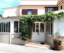 Haus mit vier Wohneinheiten direkt am Meer, Istrien, Medulin