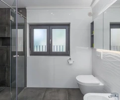 Moderná vila s bazénom na predaj v Tinjane v Chorvátsku