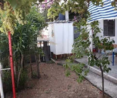 Casa Sabunike, (8S), 149m2, 6VPM, dividida en 3 apartamentos