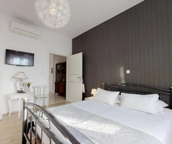 Casa di lusso ristrutturata in vendita sul lungomare di Jelsa in Croazia