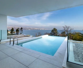 Luxuslakás medencével eladó Opatijában Horvátországban