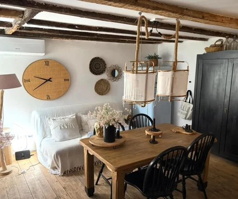 MAISON EN PIERRE RÉNOVÉE À NEUF AU CENTRE DE LA VIEILLE VILLE !