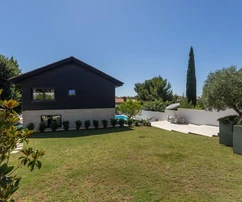 Medulin, Premantura - detached house in Scandinavian design with pool and sauna - quiet location