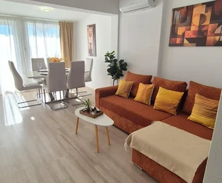 Istrie, Novigrad – moderně zrekonstruovaný přízemní byt se zahradou, 400 m od moře