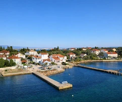 Prima fila sul mare Dalmazia - Marina Sutomiščica - Isola Ugljan
