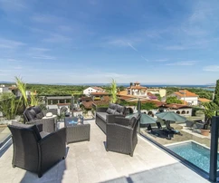 Ližnjan, Istrie : Maison remarquable avec vue sur la mer, idéale pour le tourisme