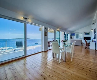 Vila na prodaju na južnoj strani Visa