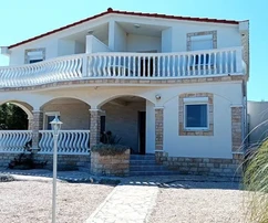 Casa Vir primera línea al mar 3 apartamentos