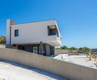 Villa mit Pool in der Nähe von Rogoznica zu verkaufen in Kroatien