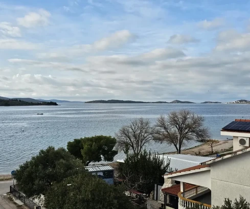 Vodice-Srima - Penthouse v prvej línii pri mori