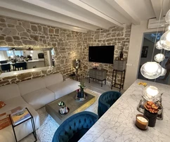 Kukljica, maison dalmate en pierre à un excellent emplacement près de la mer