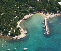 NOVÝ DVOJDŮM S BAZÉNEM A ZAHRADOU, 200 M OD MOŘE!