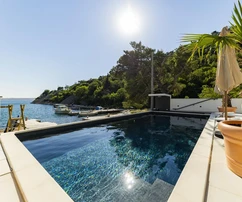 Barić Draga, Villa exclusive en première ligne sur la mer avec quai et rampe pour bateau