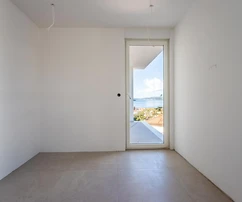 Großzügige Drei-Zimmer-Wohnung mit Meerblick zu verkaufen in Kroatien