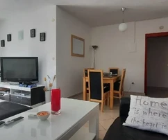 Čiovo, Okrug G., két hálószobás kényelmes apartman kerttel és parkolóhellyel