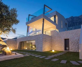 Vila s panoramskim pogledom na prodaju Makarska