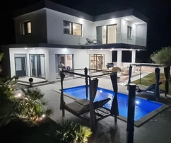 Svetvinčenat, Istrie – Villa élégante avec piscine au cœur d'une verdure paisible