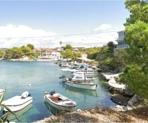 Ražanj, stavebný pozemok 990 m2, prvý rad pri mori, exkluzívna lokalita