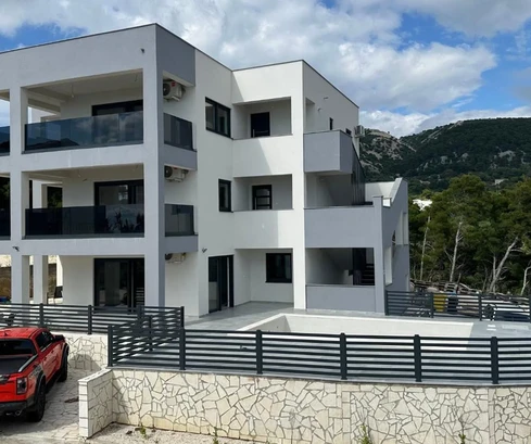 Appartement de luxe avec piscine à vendre à Rab en Croatie
