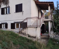 Tinjan, Istria: Rodinný dom so záhradou a garážou